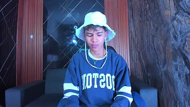 Snapshot of Timmy_Kiing_ chatting on November 24, 2025, 8:31 pm Timmy Kiing online show from November 24, 2025, 8:31 pm