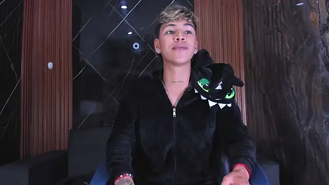 Snapshot of Timmy_Kiing_ chatting on November 23, 2025, 8:52 pm Timmy Kiing online show from November 23, 2025, 8:52 pm