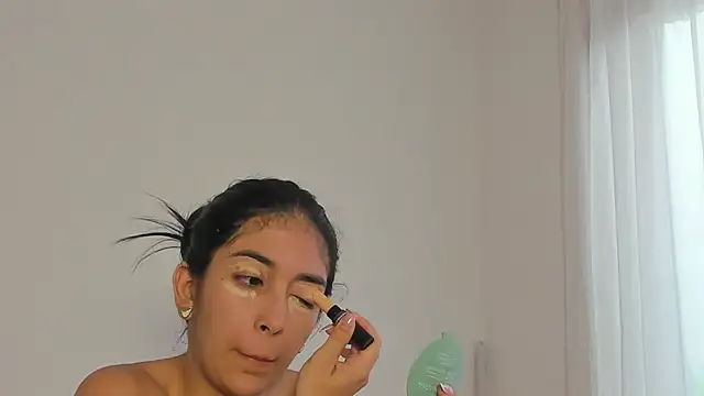 lunnarosse online show from November 23, 2025, 1:10 pm