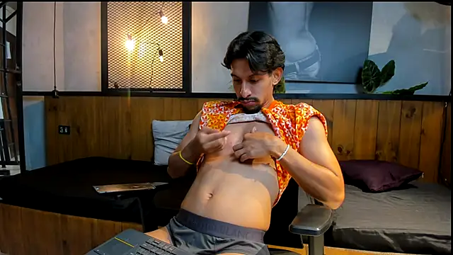 Snapshot of DylanRay_18 chatting on November 16, 2025, 7:07 pm DylanRay 18 online show from November 16, 2025, 7:07 pm