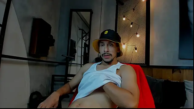 Snapshot of DylanRay_18 chatting on November 11, 2025, 7:08 pm DylanRay 18 online show from November 11, 2025, 7:08 pm