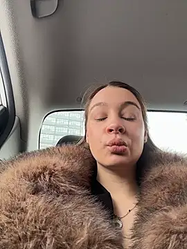 SashaCatt online show from February 17, 2026, 9:06 am