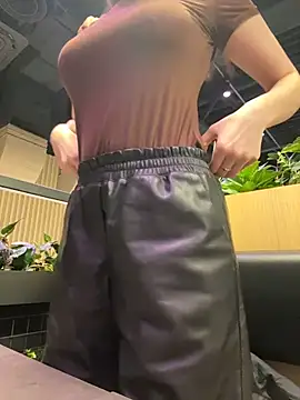 SashaCatt online show from December 21, 2025, 9:00 am