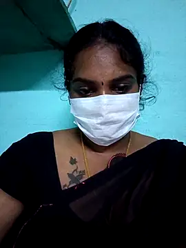 Snapshot of Tamil_Hot_Pooja chatting on November 10, 2025, 5:29 pm Tamil Hot Pooja online show from November 10, 2025, 5:29 pm