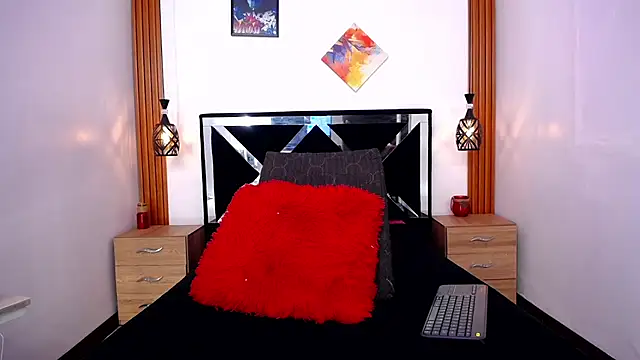 SCARLETT INK  online show from June 3, 2026, 5:41 am