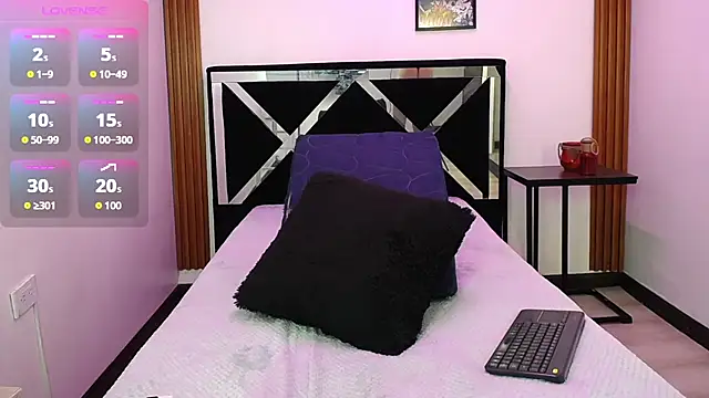 Snapshot of SCARLETT_INK_ chatting on November 13, 2025, 5:44 am SCARLETT INK online show from November 13, 2025, 5:44 am