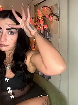 ValayaNoire online show from January 10, 2026, 2:23 pm