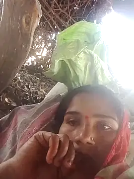 Snapshot of Seema_ji12 chatting on April 1, 2026, 8:04 am Seema ji12 online show from April 1, 2026, 8:04 am