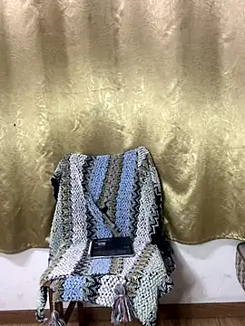 Snapshot of Yayayax77- chatting on November 8, 2025, 2:31 pm Yayayax77- online show from November 8, 2025, 2:31 pm