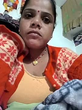 Hot suini online show from January 5, 2026, 6:55 pm