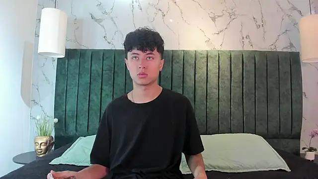 Noah dupont  online show from December 4, 2025, 11:53 am