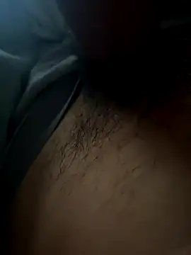 groschibre40100 online show from December 14, 2025, 8:47 pm