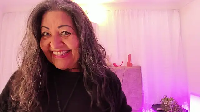 Snapshot of Victoriaa_Anderson chatting on April 20, 2026, 2:07 pm Victoriaa Anderson online show from April 20, 2026, 2:07 pm