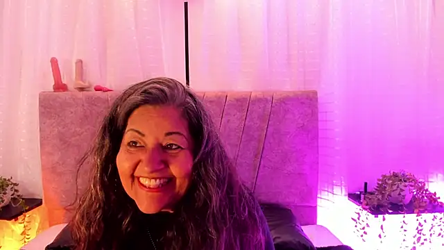Snapshot of Victoriaa_Anderson chatting on May 26, 2026, 7:56 pm Victoriaa Anderson online show from May 26, 2026, 7:56 pm