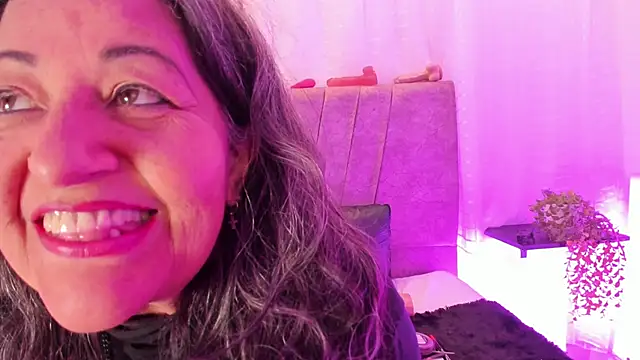 Snapshot of Victoriaa_Anderson chatting on April 22, 2026, 2:13 pm Victoriaa Anderson online show from April 22, 2026, 2:13 pm