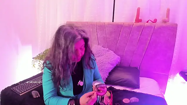 Snapshot of Victoriaa_Anderson chatting on May 1, 2026, 1:16 pm Victoriaa Anderson online show from May 1, 2026, 1:16 pm