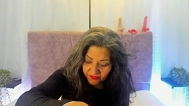 Victoriaa Anderson online show from March 18, 2026, 7:37 pm