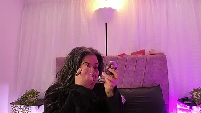 Snapshot of Victoriaa_Anderson chatting on April 28, 2026, 1:48 pm Victoriaa Anderson online show from April 28, 2026, 1:48 pm