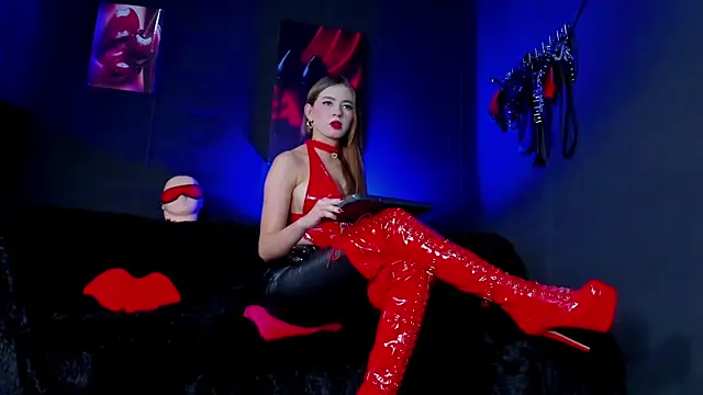 MartinaStones online show from April 8, 2026, 10:55 pm