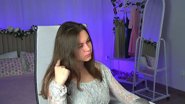 FrancescaCavaliere online show from July 7, 2026, 12:42 pm
