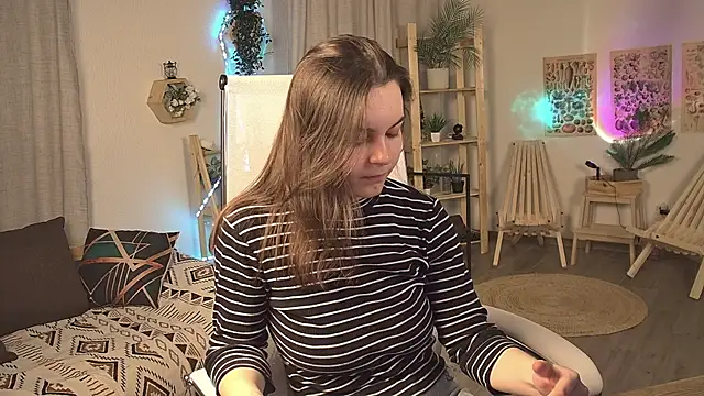 Snapshot of FrancescaCavaliere chatting on May 6, 2026, 6:06 am FrancescaCavaliere online show from May 6, 2026, 6:06 am