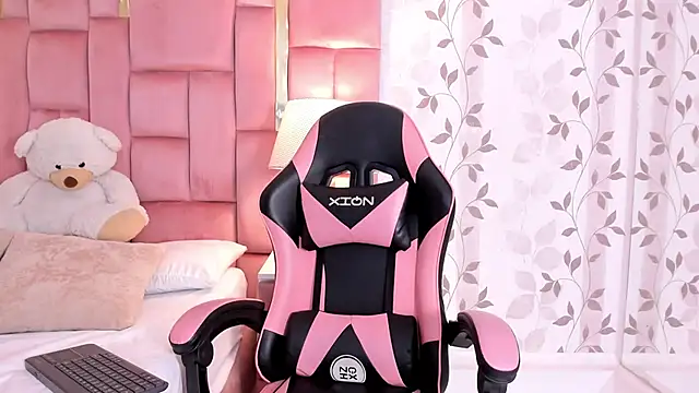 EllaEvanz online show from January 17, 2026, 8:23 pm