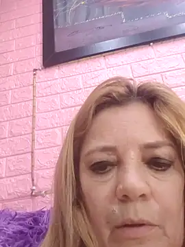 karlaanqui1 online show from May 11, 2026, 4:04 pm
