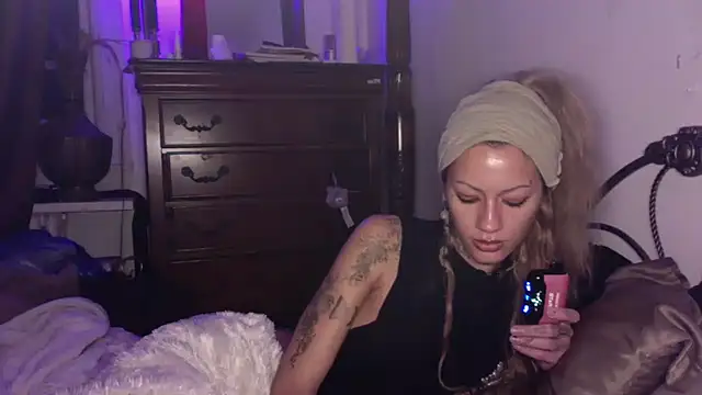 Snapshot of luxxylola chatting on December 1, 2025, 8:59 am luxxylola online show from December 1, 2025, 8:59 am