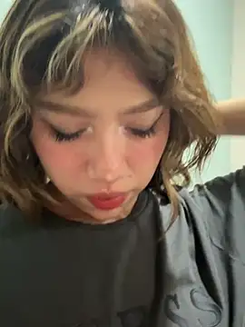 Snapshot of latinahorny11 chatting on January 17, 2026, 5:44 am latinahorny11 online show from January 17, 2026, 5:44 am