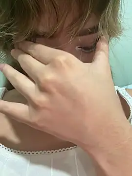 Snapshot of latinahorny11 chatting on February 14, 2026, 5:18 am latinahorny11 online show from February 14, 2026, 5:18 am