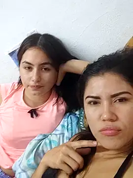 2siluetas seductoras online show from November 15, 2025, 3:32 am