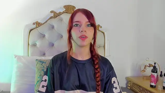 Snapshot of scarlett_smith_3 chatting on April 7, 2026, 2:35 am scarlett smith 3 online show from April 7, 2026, 2:35 am