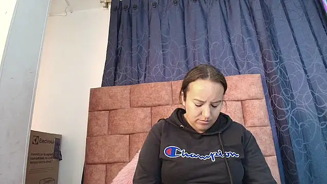 Sofi-Brown online show from November 19, 2025, 1:11 pm