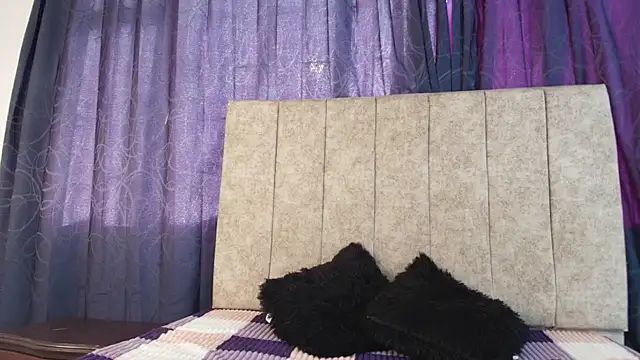 Sofi-Brown online show from December 18, 2025, 12:53 pm