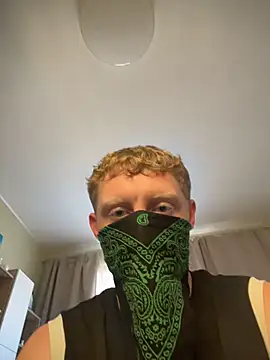 Snapshot of T3pes chatting on November 16, 2025, 7:24 am T3pes online show from November 16, 2025, 7:24 am