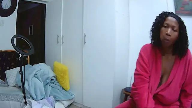 HipsDontLieX95 online show from November 24, 2025, 4:29 pm