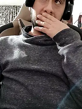 Snapshot of fere19933 chatting on November 9, 2025, 9:46 am fere19933 online show from November 9, 2025, 9:46 am