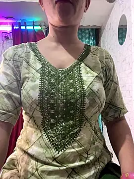 Snapshot of Red_Queen_11 chatting on January 10, 2026, 4:57 pm Red Queen 11 online show from January 10, 2026, 4:57 pm