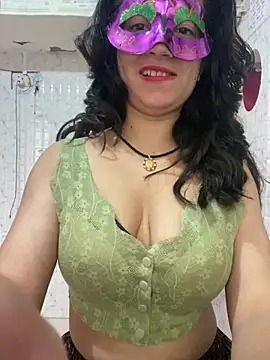 Snapshot of Red_Queen_11 chatting on November 17, 2025, 3:54 am Red Queen 11 online show from November 17, 2025, 3:54 am