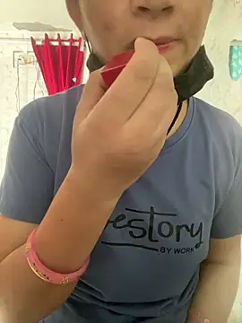 Snapshot of Red_Queen_11 chatting on February 8, 2026, 8:56 am Red Queen 11 online show from February 8, 2026, 8:56 am