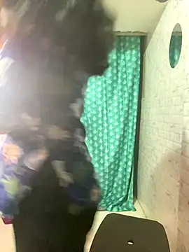 Snapshot of Red_Queen_11 chatting on January 5, 2026, 6:44 pm Red Queen 11 online show from January 5, 2026, 6:44 pm