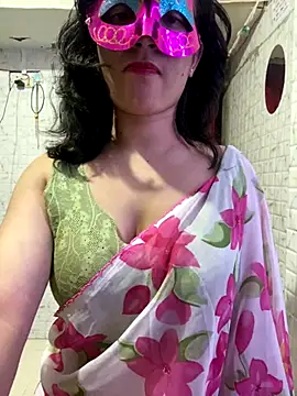 Snapshot of Red_Queen_11 chatting on November 19, 2025, 6:30 pm Red Queen 11 online show from November 19, 2025, 6:30 pm