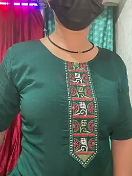 Snapshot of Red_Queen_11 chatting on February 22, 2026, 6:31 pm Red Queen 11 online show from February 22, 2026, 6:31 pm