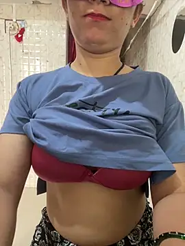 Snapshot of Red_Queen_11 chatting on November 16, 2025, 7:46 am Red Queen 11 online show from November 16, 2025, 7:46 am