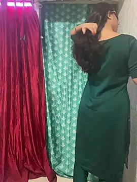 Snapshot of Red_Queen_11 chatting on February 27, 2026, 6:41 pm Red Queen 11 online show from February 27, 2026, 6:41 pm