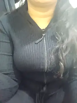 Snapshot of Trisha44 chatting on November 23, 2025, 5:28 am Trisha44 online show from November 23, 2025, 5:28 am