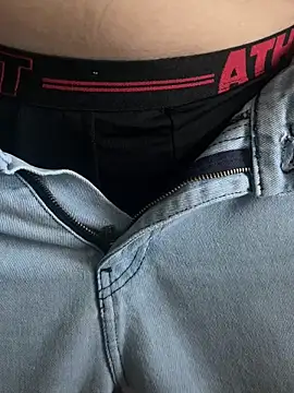 christophecamzzl online show from November 17, 2025, 9:46 am