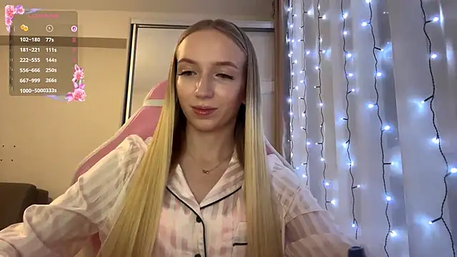 LaceDream online show from December 21, 2025, 4:30 pm