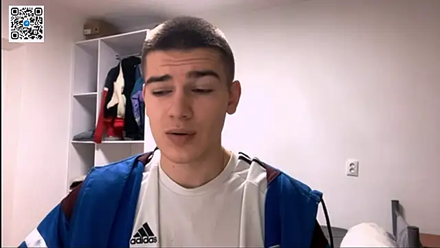 Snapshot of _BarePulse chatting on February 3, 2026, 9:09 pm BarePulse online show from February 3, 2026, 9:09 pm