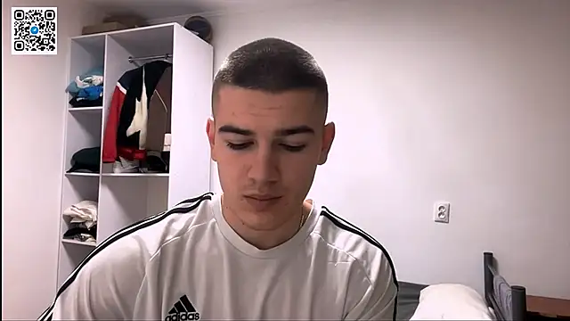 Snapshot of _BarePulse chatting on February 17, 2026, 9:01 pm BarePulse online show from February 17, 2026, 9:01 pm